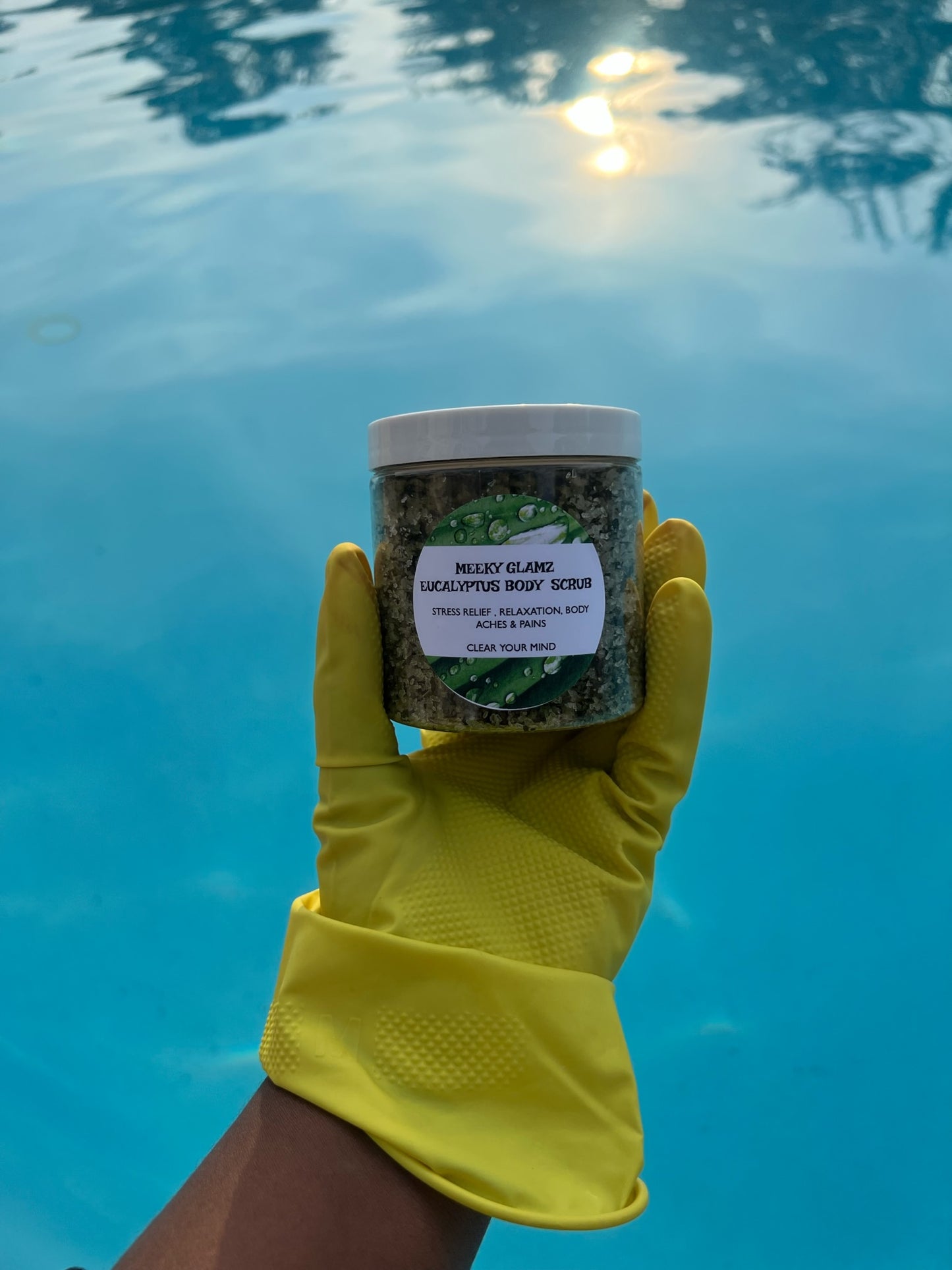 𝐌𝐄𝐄𝐊𝐘 𝐆𝐋𝐀𝐌𝐙 EUCALYPTUS BODY SCRUB